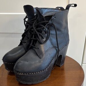 Vintage Aldo Black Leather Platform Ankle Boots